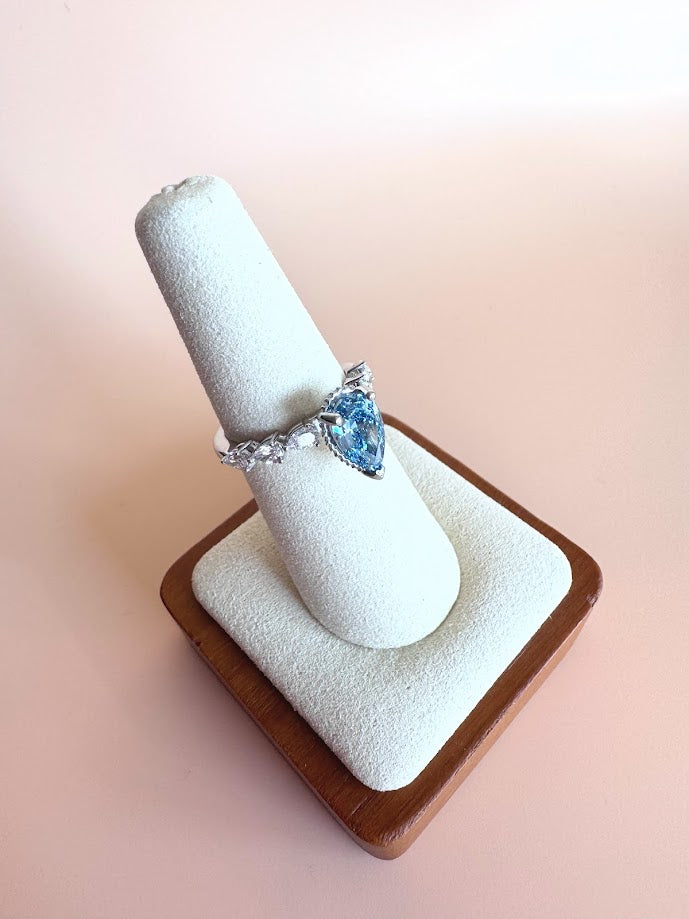 14k White Gold 1.59 Lab Fancy Vivid Blue Pear Shape Diamond Ring w/ 3/4ctw pear accent diamonds
