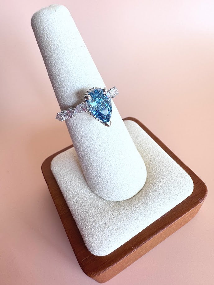 14k White Gold 1.59 Lab Fancy Vivid Blue Pear Shape Diamond Ring w/ 3/4ctw pear accent diamonds